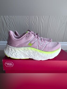 New Balance Wmns Fresh Foam X More v4 'Pink Moon' Sz: 7
